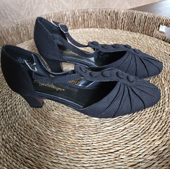 Angel Steps Black Fabric Pumps - Picture 1 of 3